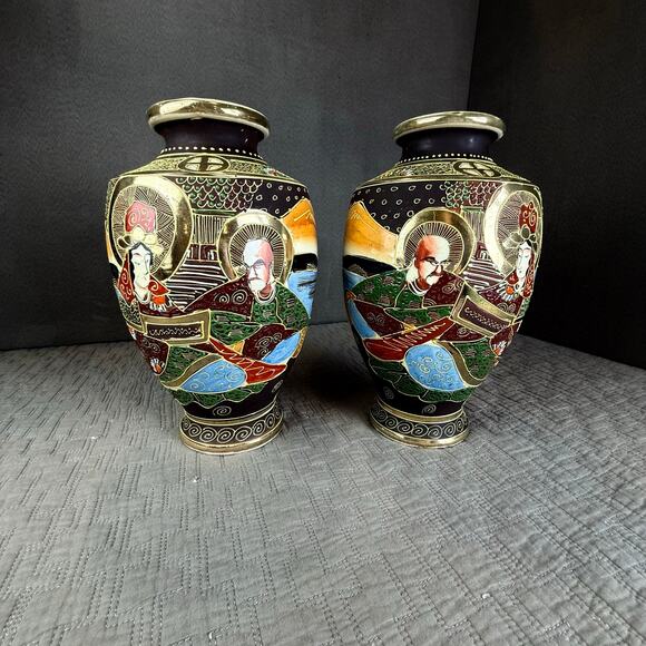 Set Pair of 2 Satsuma Vases Urns Japan Gilted Gold Tone Hand Painted Matching - Picture 2 of 11